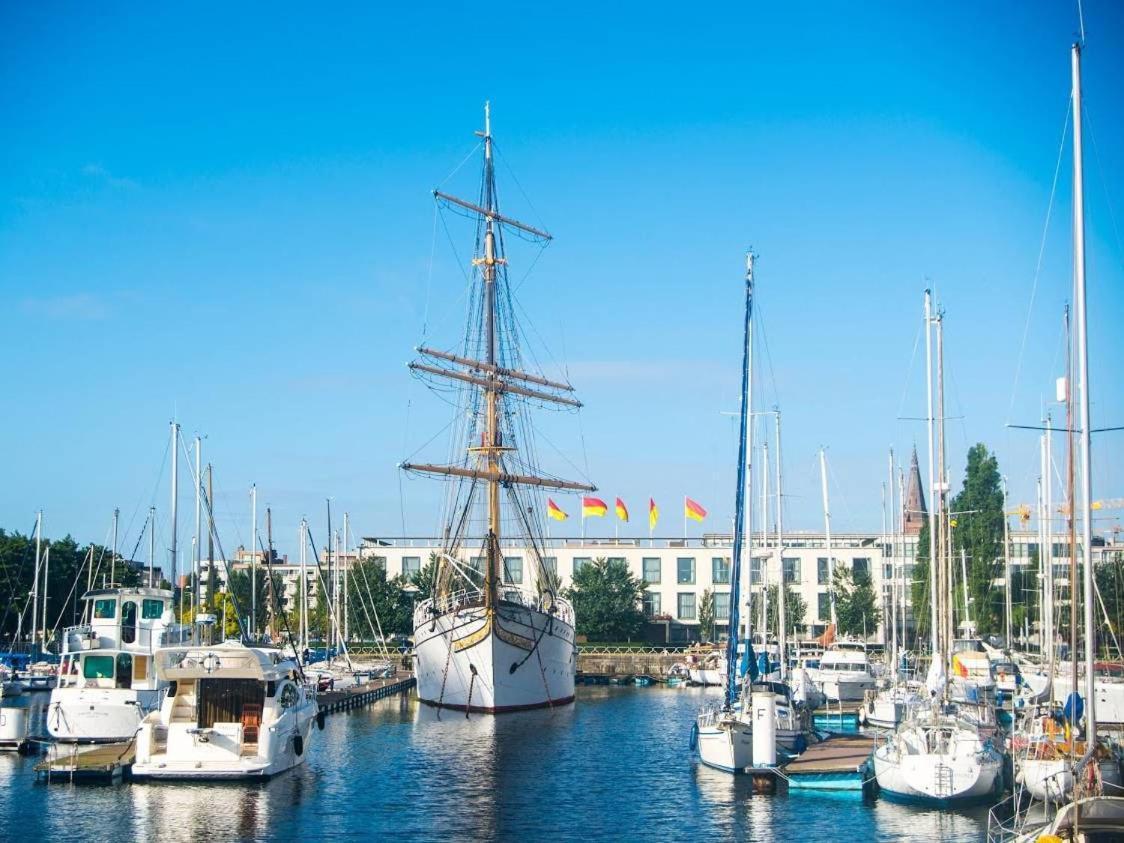 2 Slaapkamer Appartement Op De Zeedijk Van Oostende. 외부 사진