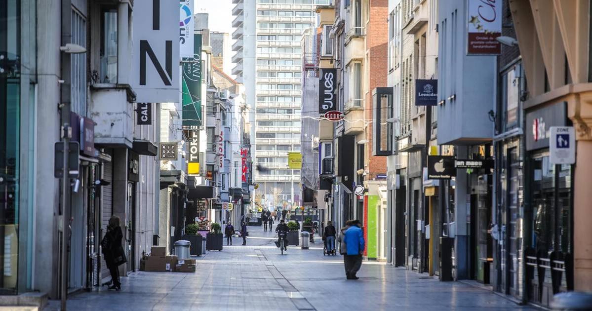 2 Slaapkamer Appartement Op De Zeedijk Van Oostende. 외부 사진