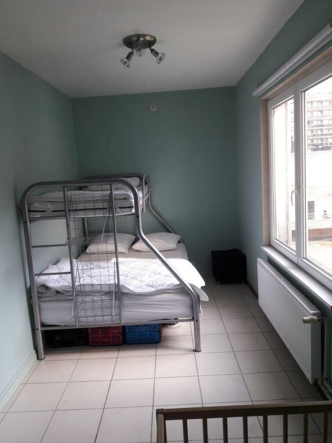 2 Slaapkamer Appartement Op De Zeedijk Van Oostende. 외부 사진
