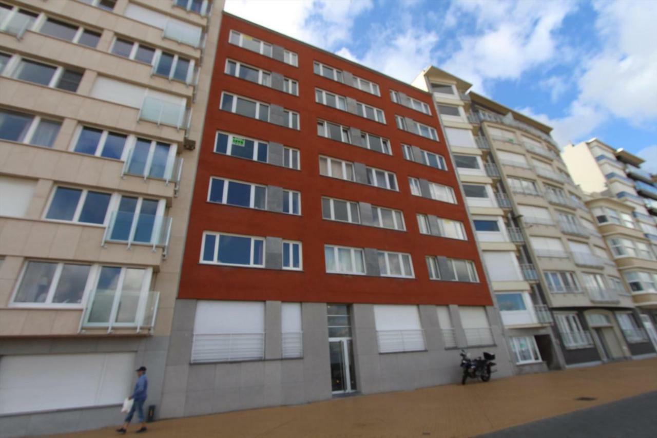 2 Slaapkamer Appartement Op De Zeedijk Van Oostende. 외부 사진