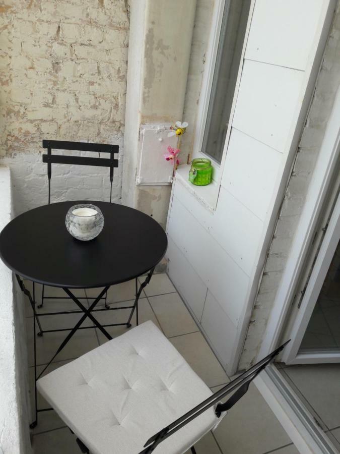 2 Slaapkamer Appartement Op De Zeedijk Van Oostende. 외부 사진