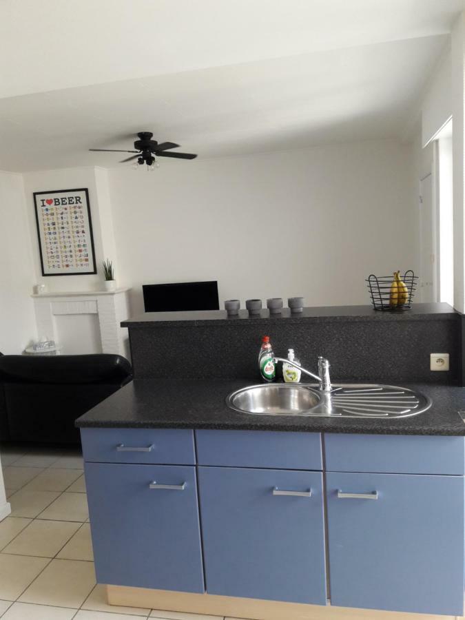 2 Slaapkamer Appartement Op De Zeedijk Van Oostende. 외부 사진