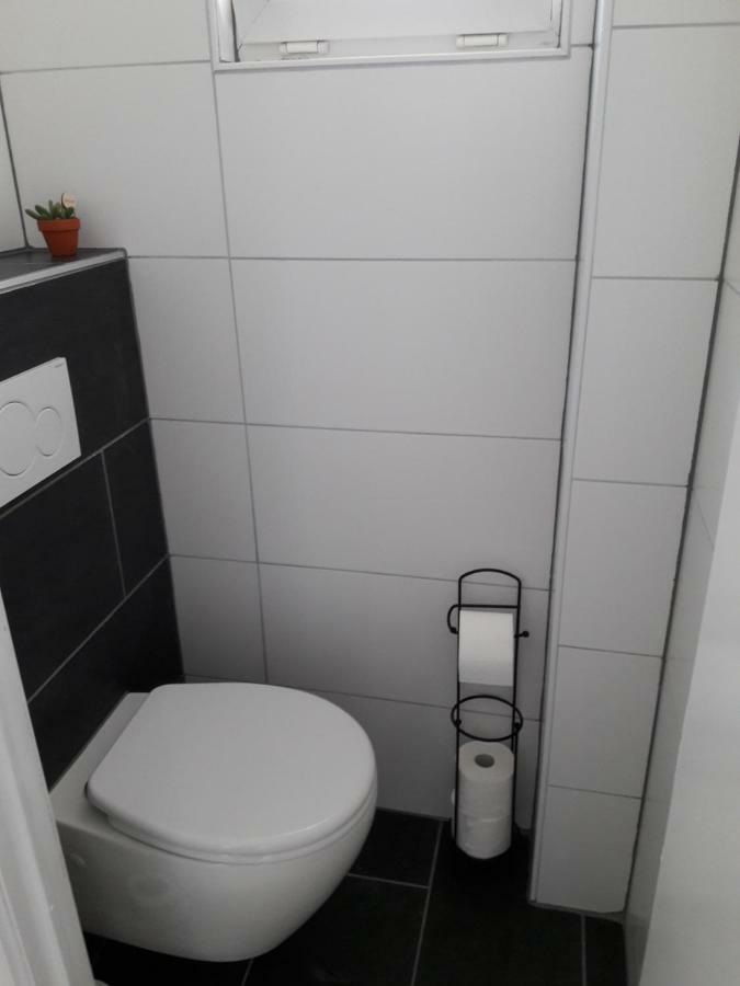 2 Slaapkamer Appartement Op De Zeedijk Van Oostende. 외부 사진